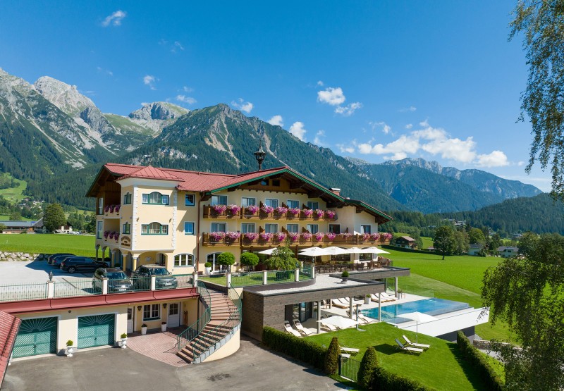 Hotel Ennstalerhof in Ramsau am Dachstein, Steiermark - Sommeraufnahme