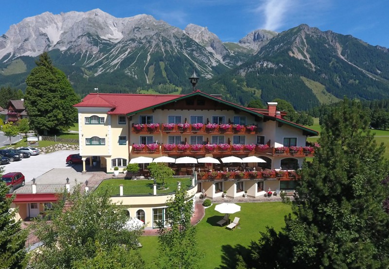 Hotel Ennstalerhof in Ramsau am Dachstein, Steiermark - Sommeraufnahme